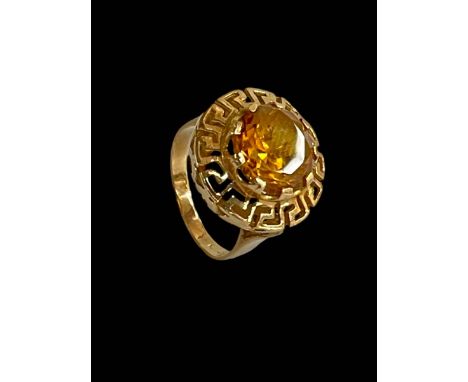 18 carat yellow gold citrine set ring, size K.