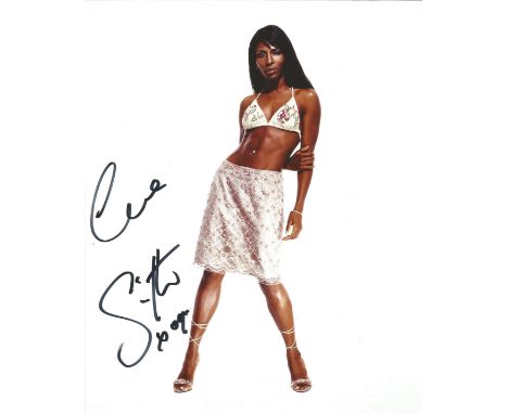 Sinitta signed 10 x 8 colour Photoshoot Portrait Photo, from in person collection autographed at ITV Studios London 2012. Goo