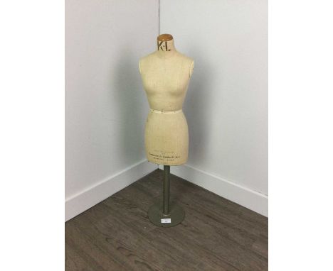 DRESSMAKERS MANNEQUIN,of small proportions, 70cm highCondition report: Additional photographs added