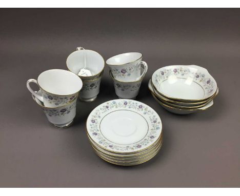 NORITAKE 'LONGWOOD'PATTERN PART TEA AND DINNER SERVICE