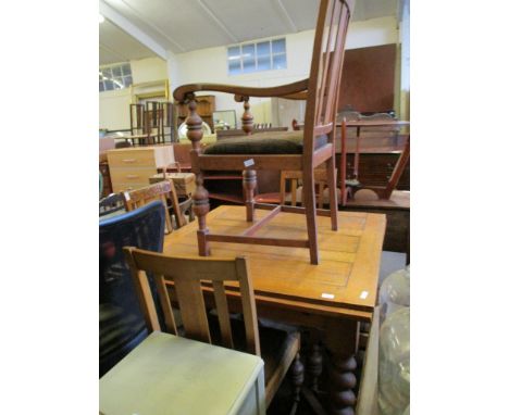 OAK DRAW LEAF DINING TABLE ON BARLEY TWIST SUPPORTS TOGETHER WITH A SET OF FIVE OAK FRAMED SPLAT BACK DINING CHAIRS (4 CHAIRS