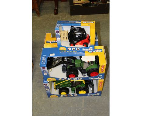 Bruder New Holland tractor, Fendt tractor, lindy forklift etc