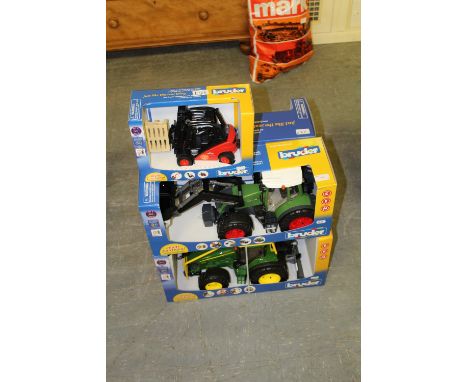 Bruder JCB Fast trac, Fendt tractor, JD logging tractor etc