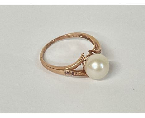9ct rose gold pearl/amethyst ring. Size P, 2.2g. Postage category A