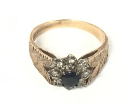 9ct Gold cluster ring