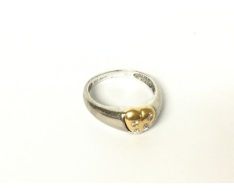 18ct white/yellow gold diamond heart ring, size m/n, 4.7g. Postage category A