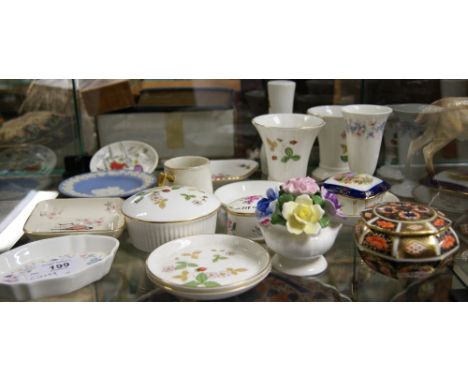 A selection of collectible ceramic items by Royal Crown Derby, Royal Worcester, Aynsley and Wedgwood etc.. 