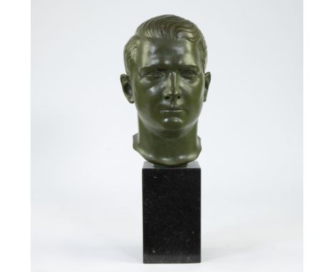 Green patinated bronze male head, signed F. LemaîtreGroen gepatineerd bronzen mannenhoofd, getekend F. LemaîtreH 51 cm