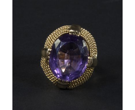 Gold ring with ametist, 18 ctGouden ring met ametist, 18 kt