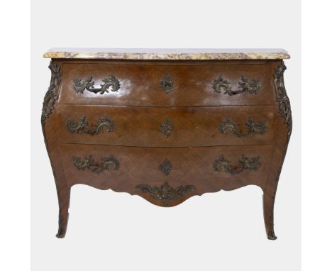 Louis XVI style chest of drawers with marble top and bronze fittingsLadenkast stijl Louis XVI met marmeren blad en bronsbesla