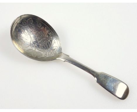 Georgian silver caddy spoon with engraved decoration of a fruiting vine, by James Henry Daniels, London 1828, length 10.4 cm,
