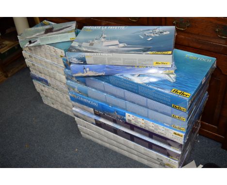 Twenty-four various Heller 1:400 model kits, comprising: various warships.