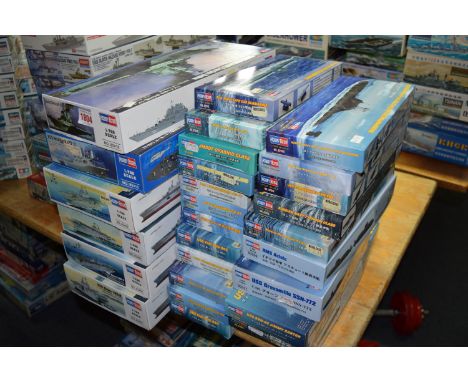 Twenty eight Hobby Boss 1:250-1:700 model kits, comprising: various warships and submarines. 