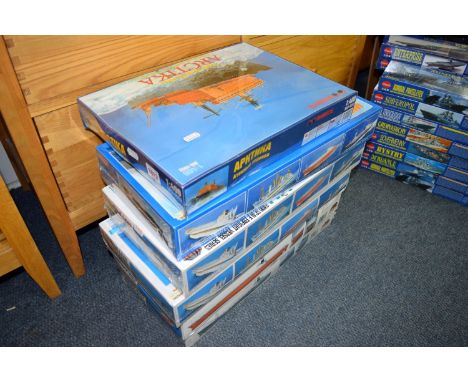 Six various Imex and other 1:400-1:550 model kits, comprising: merchant vessels. 