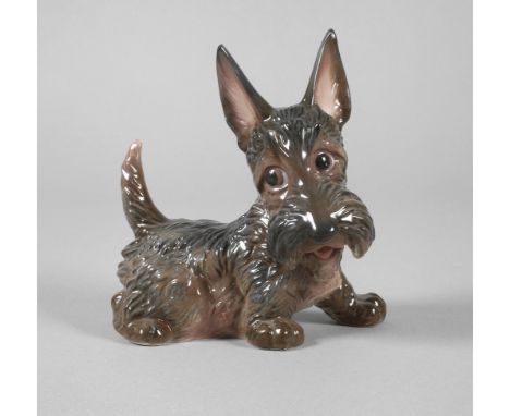 Rosenthal Scotch Terriergrüne Rosenmarke mit Zusatz Germany 1939, geritzte Modellnummer 683 und Prägenummer 2, naturalistisch