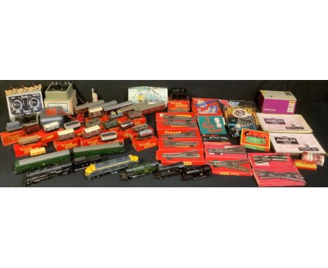 Model Railway - Tri-ang model railways, engines, rolling stock, carriages,  goods vans, etc 