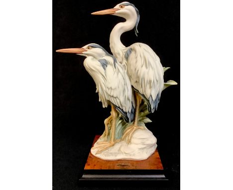 A Giuseppi Armani Florence model of a heron group, 33cm high, boxed 