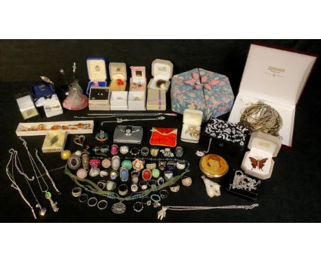 Costume Jewellery - assorted fashion rings, butterfly brooches, porcelain floral clip earrings, necklaces, various; qty 