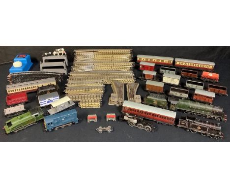 Model Railway - OO Gauge locomotives and rolling stock, some Hornby Dublo tinplate; various track pieces (quantity) 