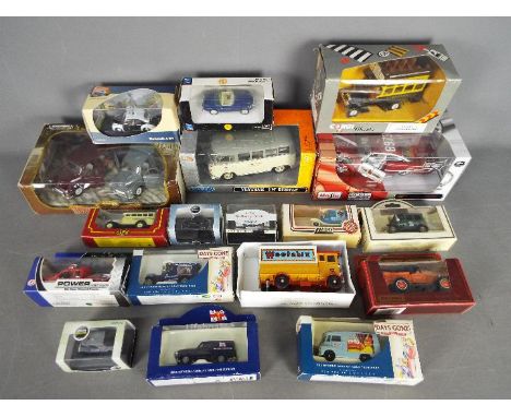 Welly, Corgi, Saico, Oxford Diecast, Maisto, Other - A collection of predominately boxed diecast vehicles in various scales. 