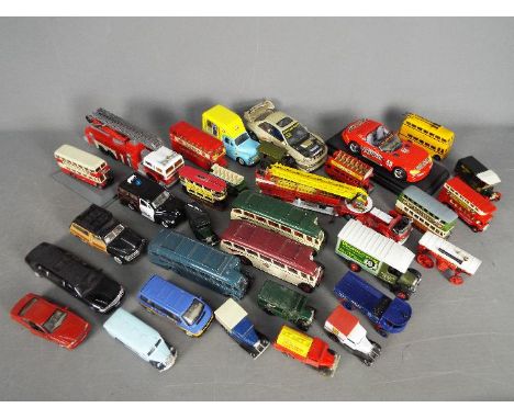 Bburago, Corgi, Majorette, Matchbox, Lledo - A collection of unboxed diecast in several scales. Lot includes Corgi Majors Ame