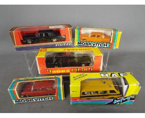 Moskvitch, Zil, Rigi Factories, Other - Five boxed vintage Russian diecast vehicles mainly in 1:43 scale. Lot includes Rigi F