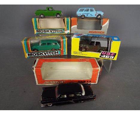 Moskvitch, Vaz, Taz, Others - A collection of five boxed vintage Russian diecast vehicles mainly 1:43 scale. Lot includes Taz