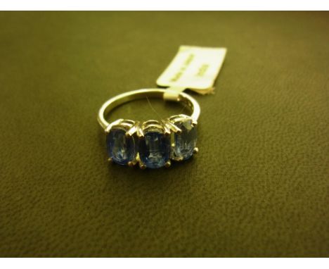 A 9ct gold kyanite three-stone ring - Hallmarked Birmingham - Ring size O - Weight approx 3.1gms
Condition Report: Good - as 