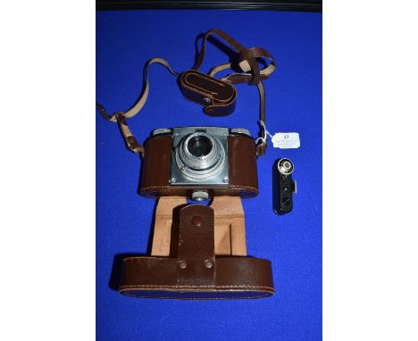 Paxina 35mm Camera with Kreuznac Pointar 1:3.5/75 Lens, plus Leather Case