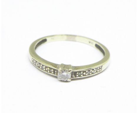 An 18ct gold and diamond ring, 1.4g, M