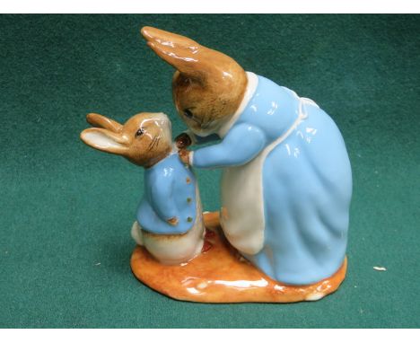 BOXED BESWICK GLAZED CERAMIC FIGURE- MRS RABBIT AND PETER 