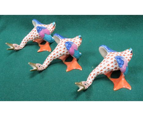 HEREND HUNGARY CERAMIC THREE SWANS, HANDPAINTED AND GILDED
