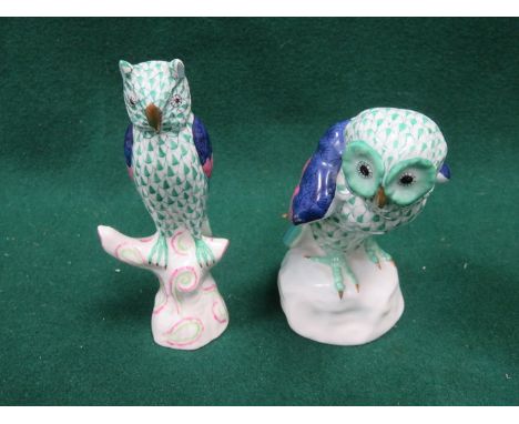 HEREND HUNGARY CERAMIC OWLS, HAND PAINTED AND GILDED, BOTH APPROXIMATELY 13cm HIGH