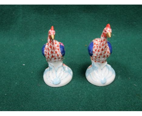 TWO HEREND HUNGARY CERAMIC COCKERELS, HAND PAINTED AND GILDED, EACH APPROXIMATELY 8cm HIGH