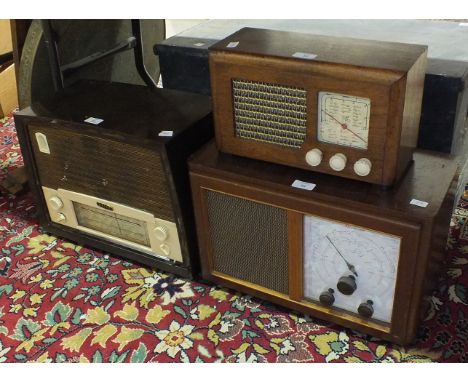 Three vintage mains radios: a Beethoven A415, a Radio Rentals/Baird model 218 Bakelite radio and a Defiant radio, (a/f), (3).