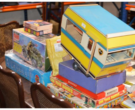VARIOUS VINTAGE TOYS, ACTION MAN JEEP, VULCAN SEWING MACHINE, VINTAGE LEGO, CINDY CARAVAN ETC     