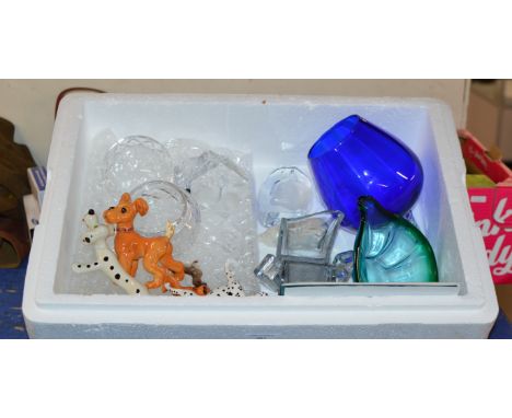BOX WITH VARIOUS DOG ORNAMENTS, COLOURED GLASS WARE, ORREFORS CRYSTAL PAPER WEIGHTS ETC     