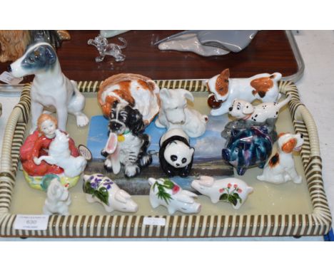 TRAY WITH ROYAL DOULTON FIGURINE, 2 WEMYSS GRISELDA HILL PIG ORNAMENTS, 1 OTHER PIG, VARIOUS DOG ORNAMENTS, DOULTON ETC     