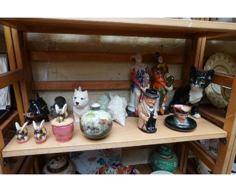 A mixed group of pottery and porcelain,&nbsp;to include: a Hummel three piece cruet set; Royal Doulton; Beswick etc. (13) 