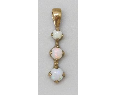 A 9ct gold and opal pendant, 0.3g, 1.7cm