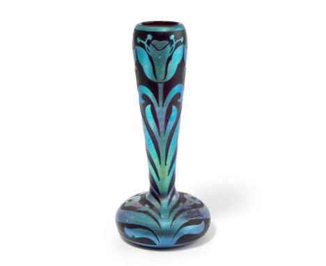 Johann Lötz Witwe, Vase "Cameo Cobalt Silberiris"Klostermühle, um 1910. Farbloses Glas mit amethystfarbenem Unterfang und sil