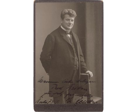 Reutter, Otto -- Photographer: Reichard Lindner. The German cabaret singer and comedian Otto Reutter. Circa 1910. Vintage gel