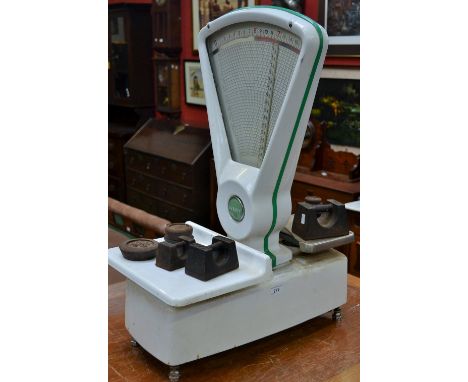 A Vintage Avery 0-20lb shop scale and weights
