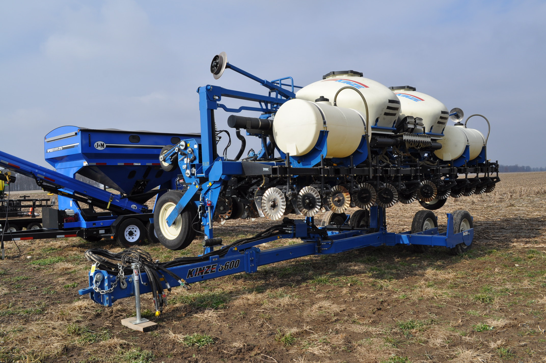 kinze-3600-12-row-x-30-planter-central-fill-asd-row-cleaners-no