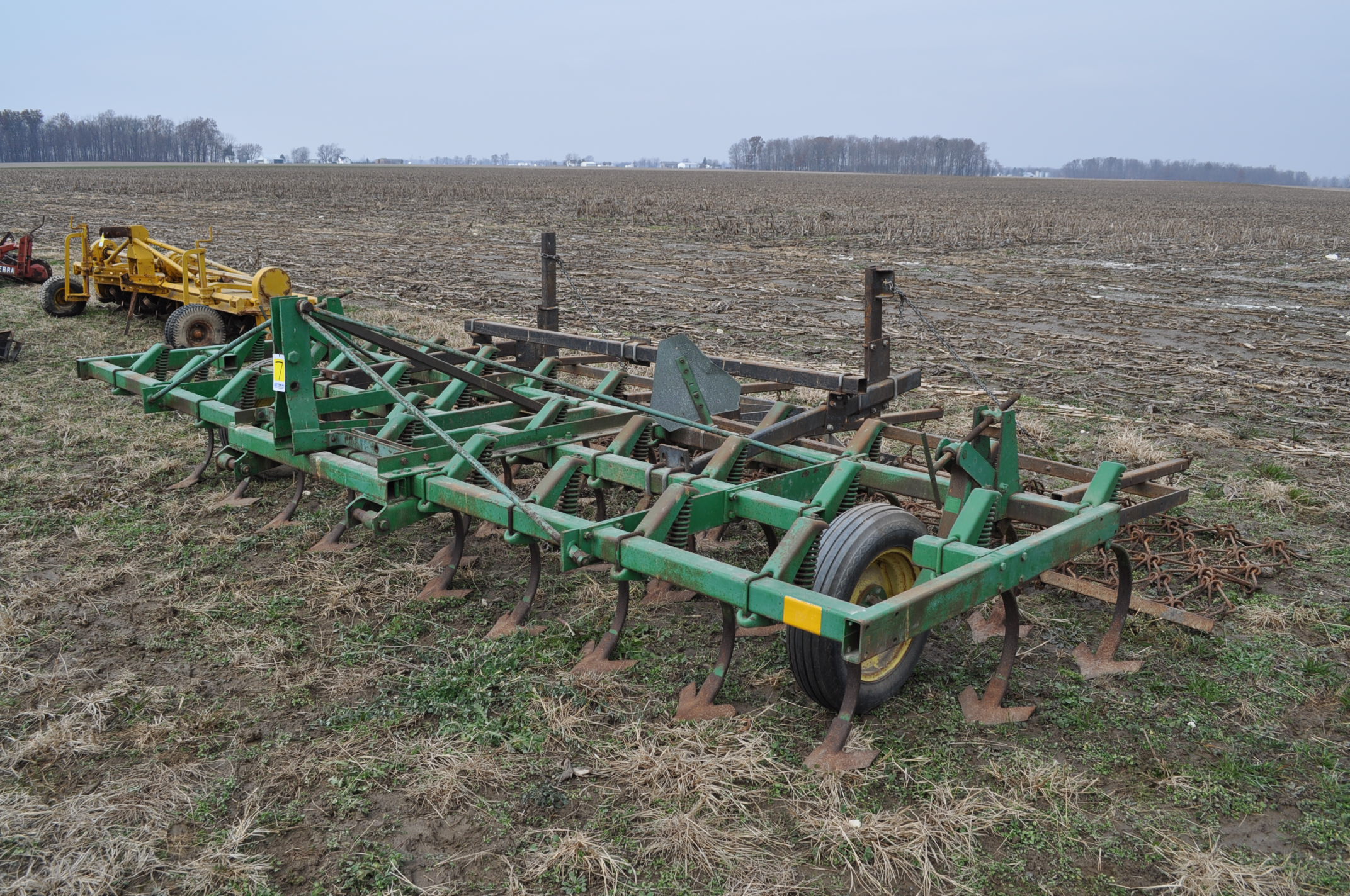 15’ John Deere 1010 field cultivator, 3 pt, drag harrow