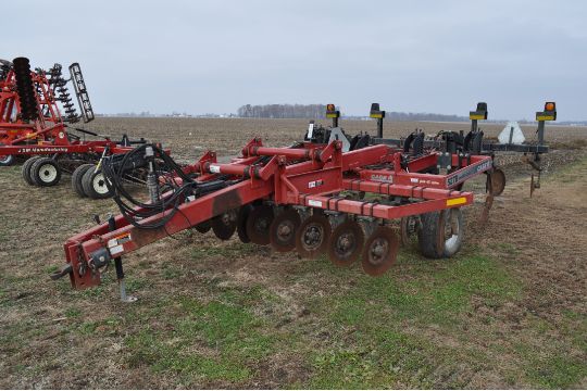 Case IH 527 B Ecolo-Tiger 5-shank disc ripper, hyd disc gang, hyd rear ...