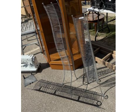 4 CD/DVD racks