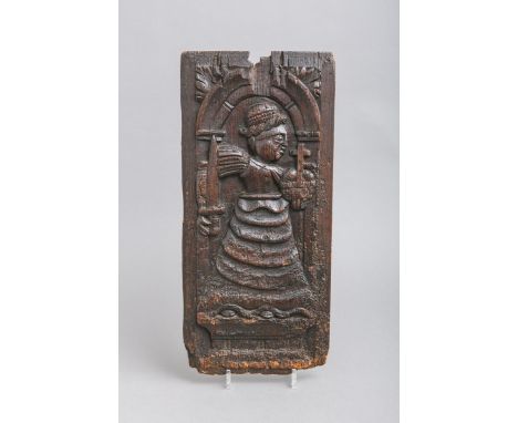 Relief-Holzschnitzarbeit (wohl 15./16. Jh.), Eichenholz, wohl ehemals Füllungsfeld, Darst.wohl Herrscher / König o. ä., m. Sc