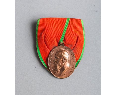 Königreich Bayern Prinzregent-Luitpold-Medaille, Bronze, an Einzelspange, verliehen 1905 -1912, an Einzelordensspange rs. m. 