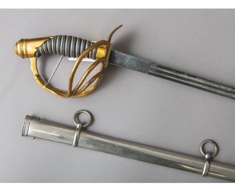 Preußischer Kürassier Offiziersdegen, Klinge beids. geäzt, Herst. a. d. Klingenrücken: "F.Damaschke, Hoflieferant Berlin", Pa